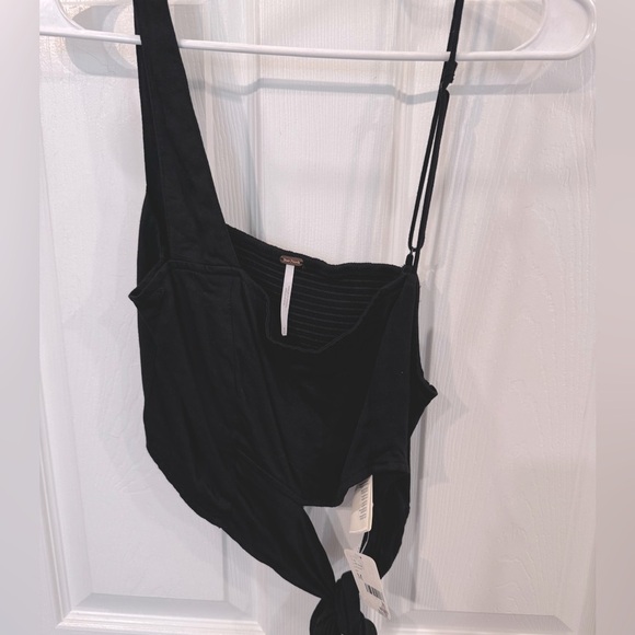 NWT Free People Black One Shoulder Crop Top - Picture 2 of 4